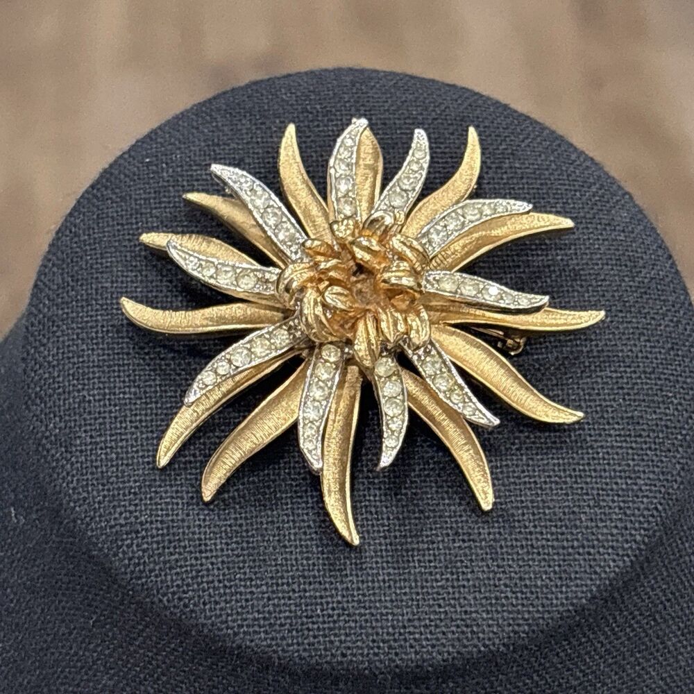 Vintage Coro Flower Brooch Chrysanthemum Starburst Rhinestone Gold Tone Signed